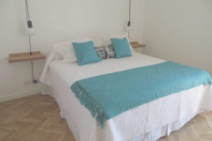 IMG_5877-queen-size-bed-in-room